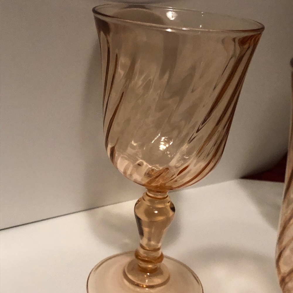 Pink Wine Glass Arcoroc France Vintage Swirled Glass Set of 4 Glasses 6"